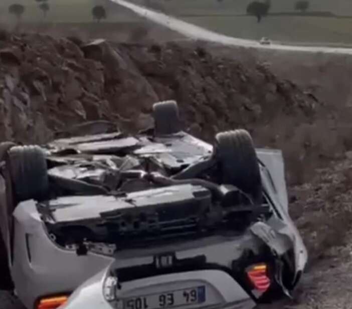 konyada-kontrolden-cikan-otomobil-takla-atarak-ters-dondu