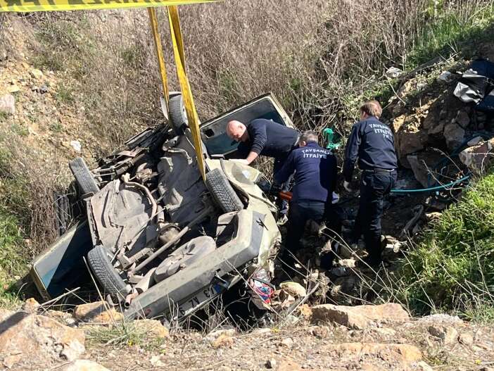 otomobil-cukura-dustu-kocasi-ve-komsusu-oldu-kendisi-yarali