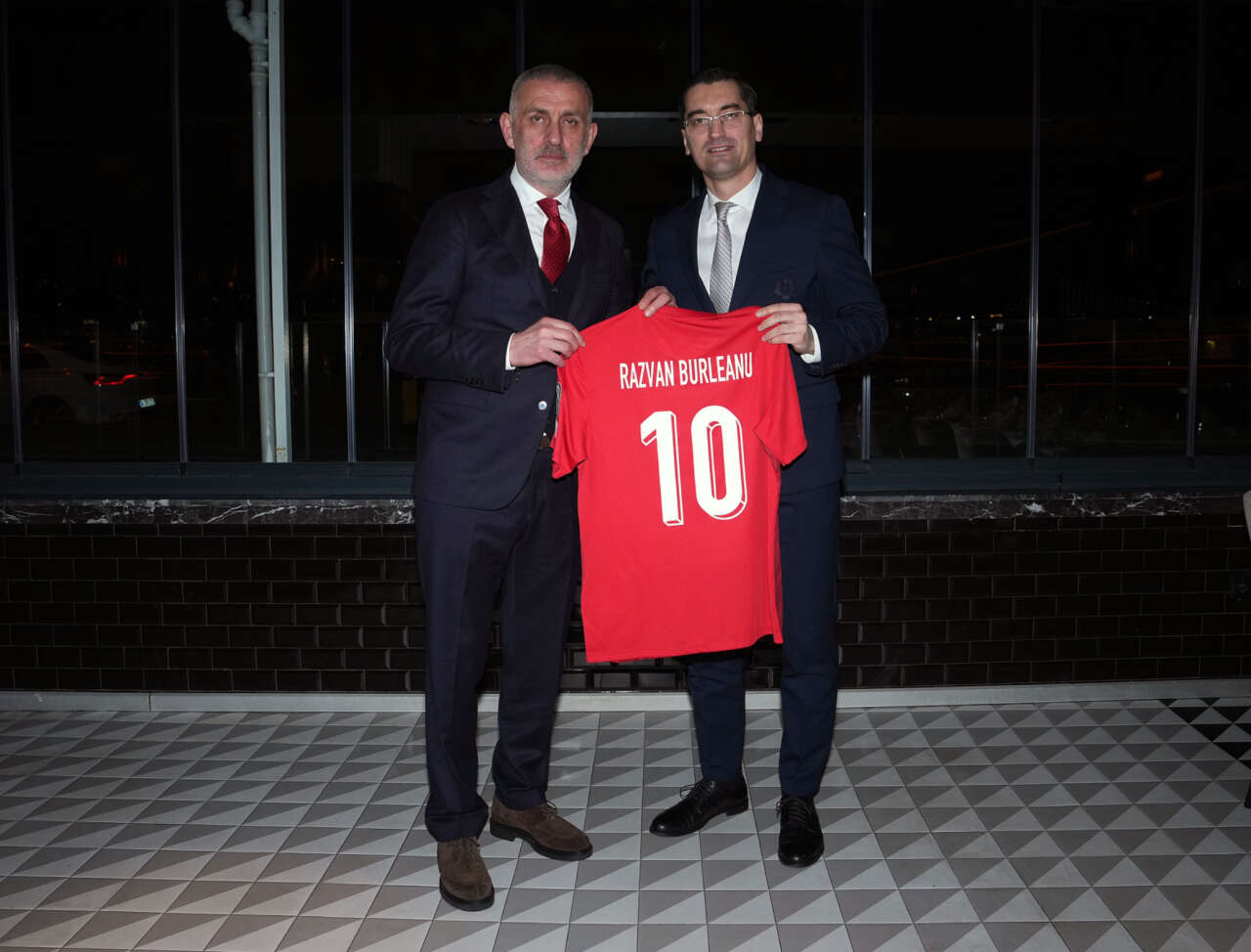 turkiye-romanya-maci-oncesi-dostluk-yemegi