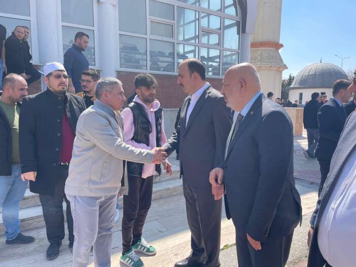 baskan-altayin-cuma-bulusmalarindaki-yeni-duragi-3