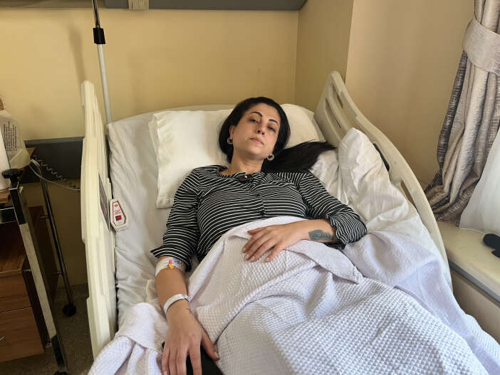 eski-kocasi-tarafindan-cocuklarinin-gozunun-onunde-vuruldu