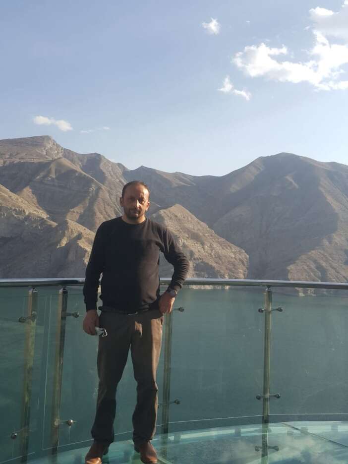 matematik-ogretmeni-ismail-dede-silahla-vurulmus-halde-olu-bulundu