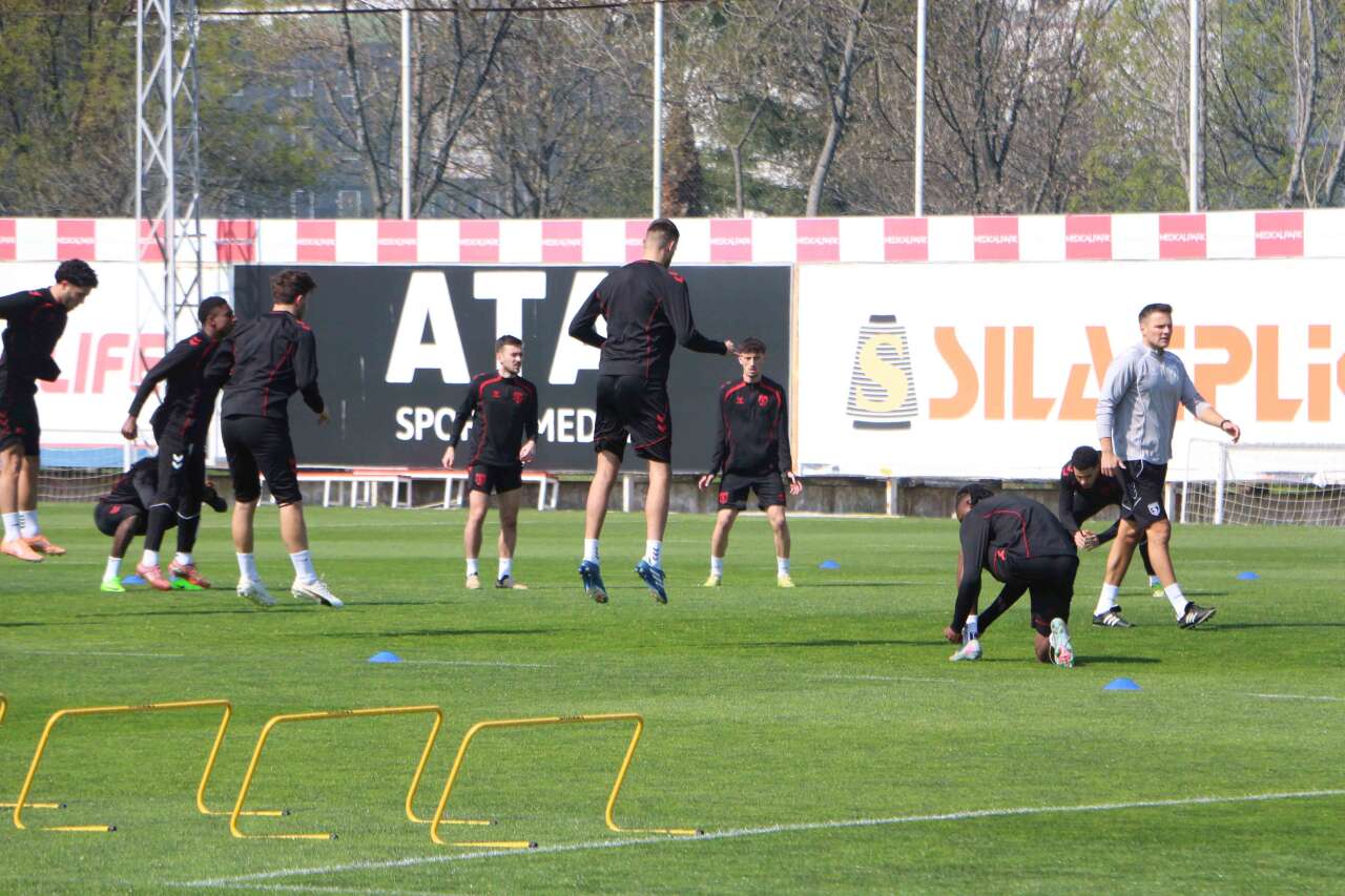 samsunspor-teknik-direktoru-fink-konyaspor-maci-oncesi-konustu