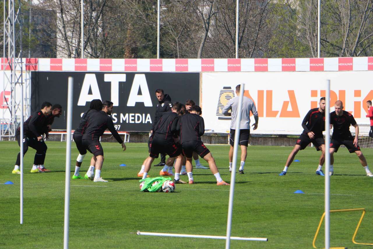 samsunspor-teknik-direktoru-fink-konyaspor-maci-oncesi-konustu