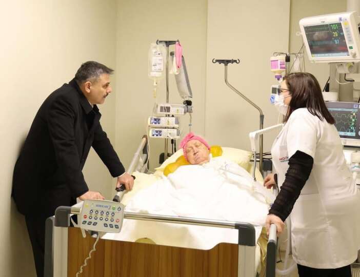 icisleri-bakani-ciftciden-konyada-duygulandiran-ziyaret