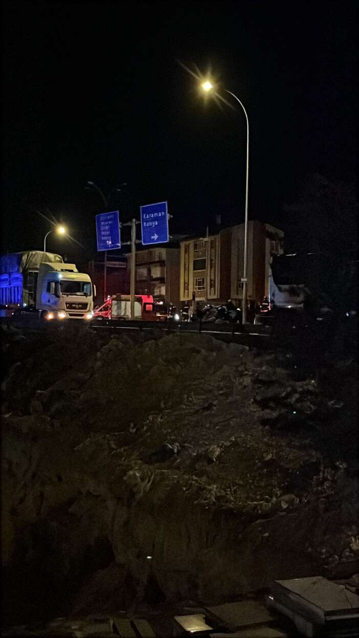 konyada-tir-ile-otomobil-carpisti-2-kadin-yaralandi