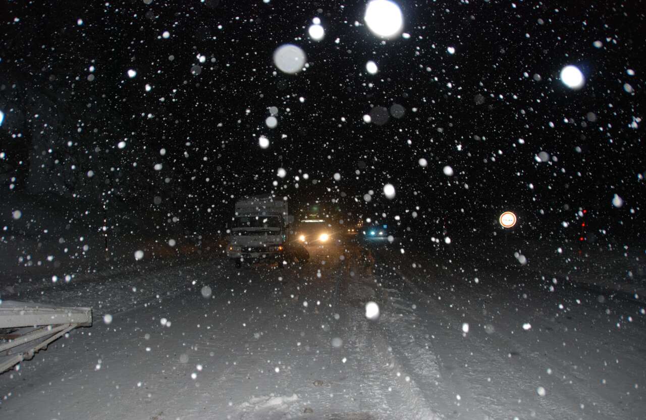 konyayi-antalyaya-baglayan-gecitte-kar-surprizi-5-santime-ulasti