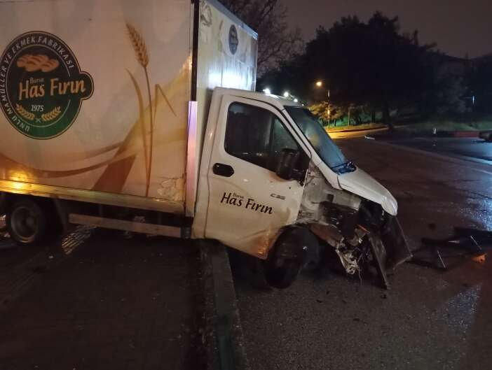 sabah-saatlerinde-zincirleme-kaza-3-yarali