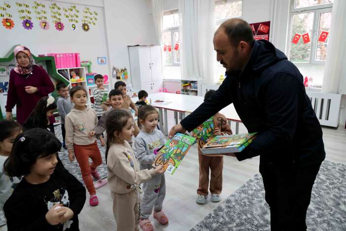 karatay-belediyesinden-ogrencilere-30-mart-hediyesi