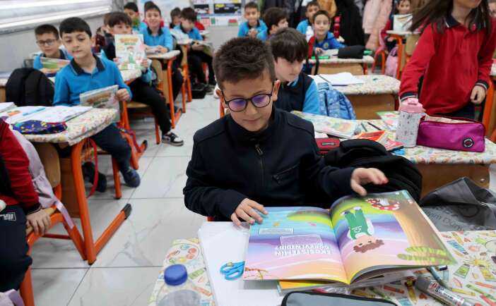 karatay-belediyesinden-ogrencilere-30-mart-hediyesi