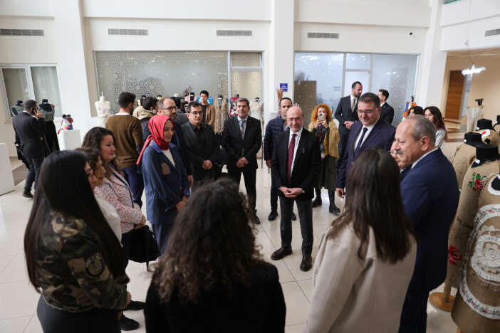 konyada-30-marta-ozel-sergi-acildi