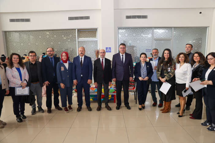 konyada-30-marta-ozel-sergi-acildi