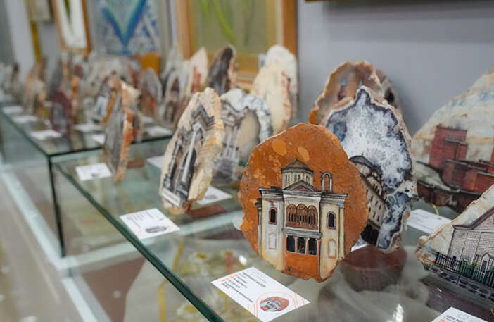 konyanin-yesil-kubbesi-yari-degerli-tasa-resmedildi