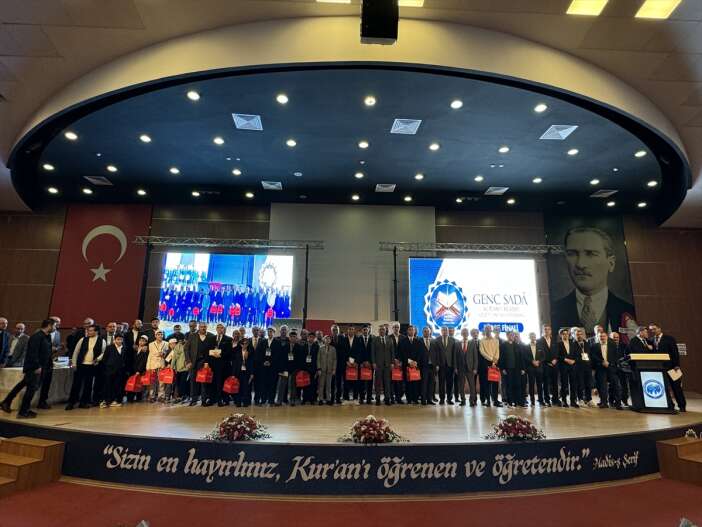 kuran-i-kerimi-en-guzel-okuyan-ogrenci-konyadan-cikti