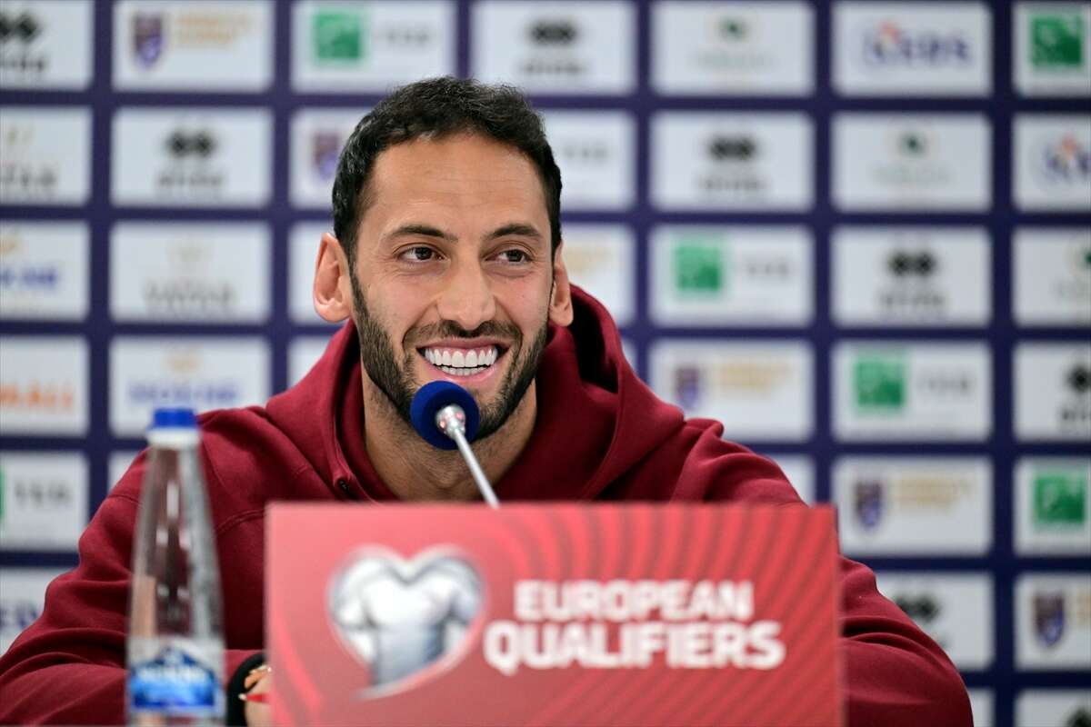 milli-takim-kaptani-hakan-calhanoglundan-dunya-kupasi-mesaji