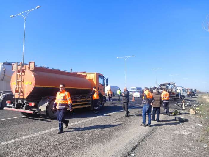 konya-plakali-otomobil-ankarada-kaza-yapti-cok-sayida-olu-var