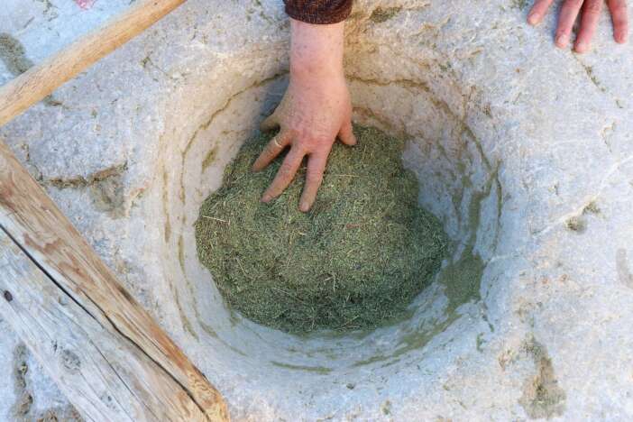 konyada-300-yillik-yekpare-mermer-dibek-teknolojiye-meydan-okuyor