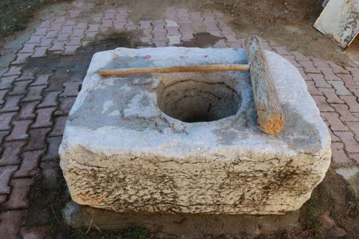 konyada-300-yillik-yekpare-mermer-dibek-teknolojiye-meydan-okuyor