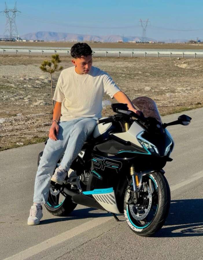 konyada-bayram-gunu-otomobil-carpan-motosikletli-gencten-aci-haber