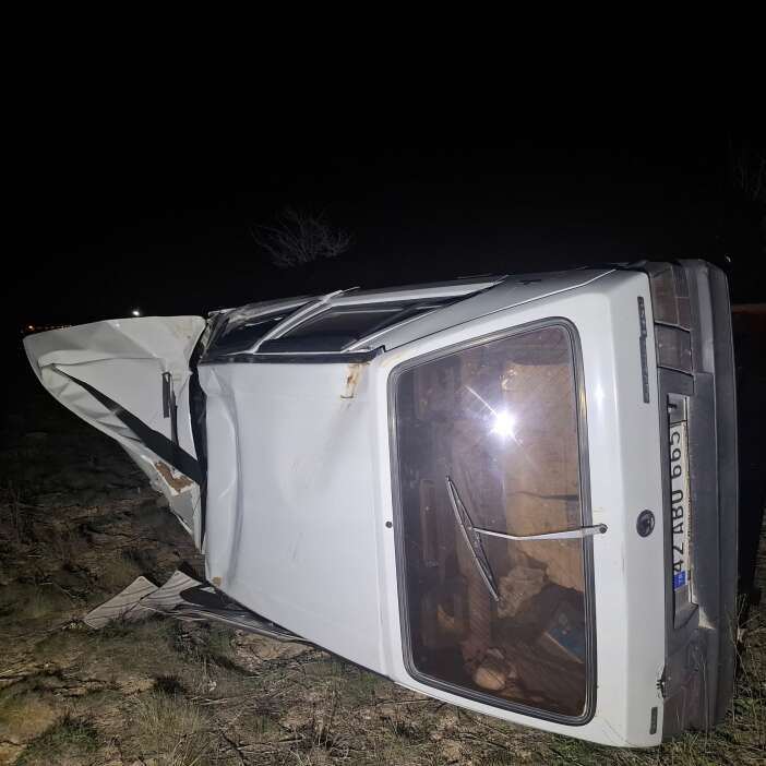 konyanin-dar-yolunda-yeni-kaza-tir-ile-carpisan-otomobil-devrildi