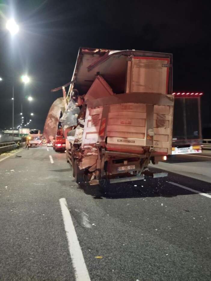 tir-yolcu-otobusu-ile-carpisti-10-yarali-var