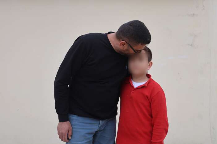 11-yasindaki-cocuklar-ellerindeki-silahla-harac-kesti