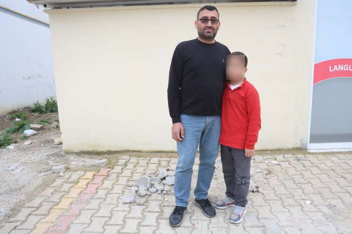 11-yasindaki-cocuklar-ellerindeki-silahla-harac-kesti