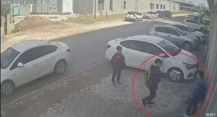 11-yasindaki-cocuklar-ellerindeki-silahla-harac-kesti