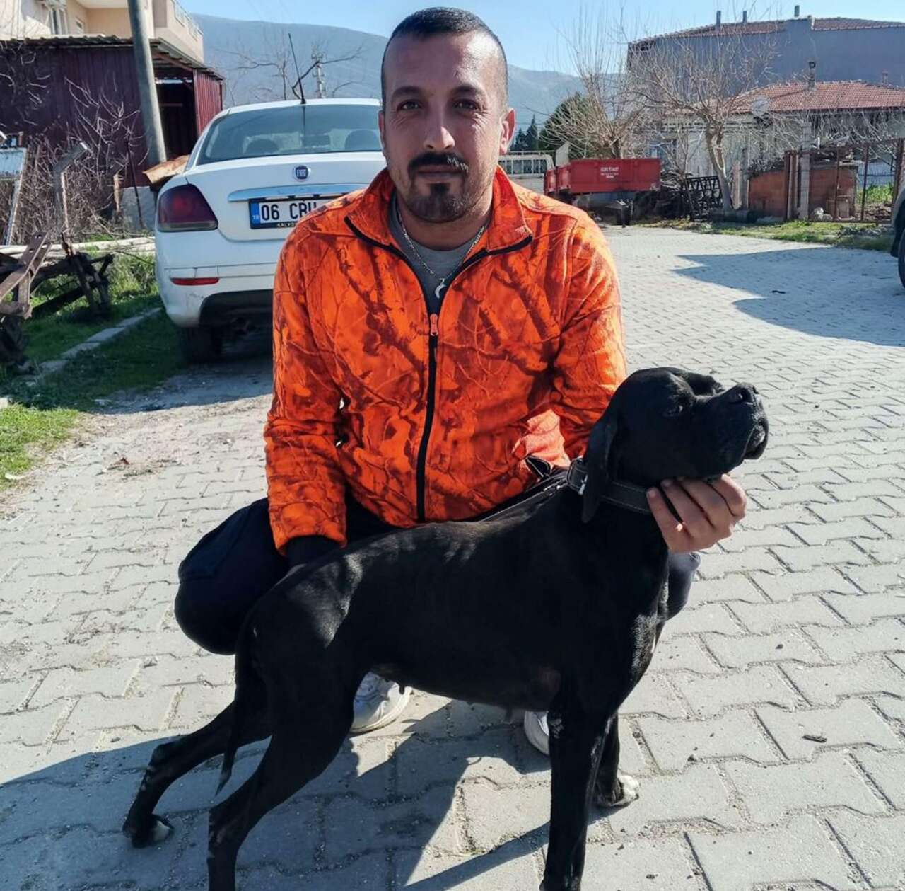 kamyonuyla-camur-dolu-cukura-dusen-izsu-1240620-369071