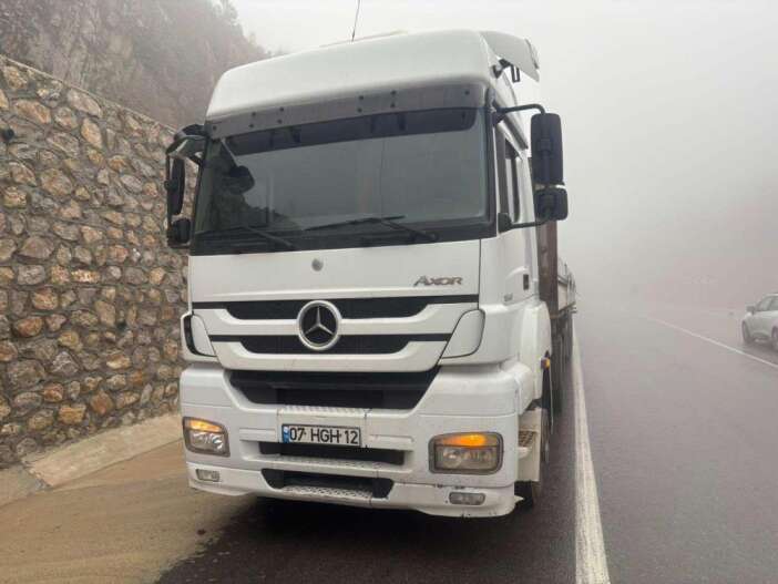 konya-yolunda-yurek-yakan-kaza-doktor-ciftin-6-yasindaki-kizi-can-verdi