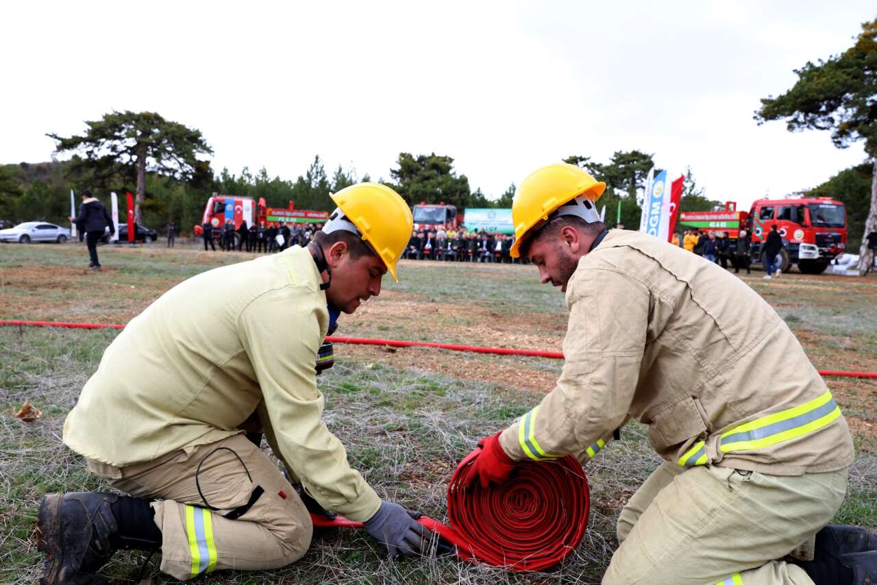 konyada-ormancilik-yarismalarinda-kiyasiya-rekabet