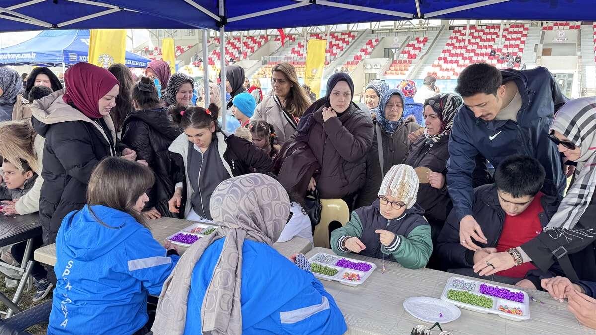 konyada-otizm-farkindaligi-gokyuzune-tasindi