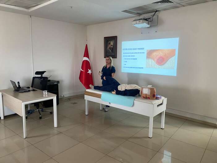 konyada-saglikta-bir-ilk-numune-hastanesi-yara-okulu-ile-umut-oluyor