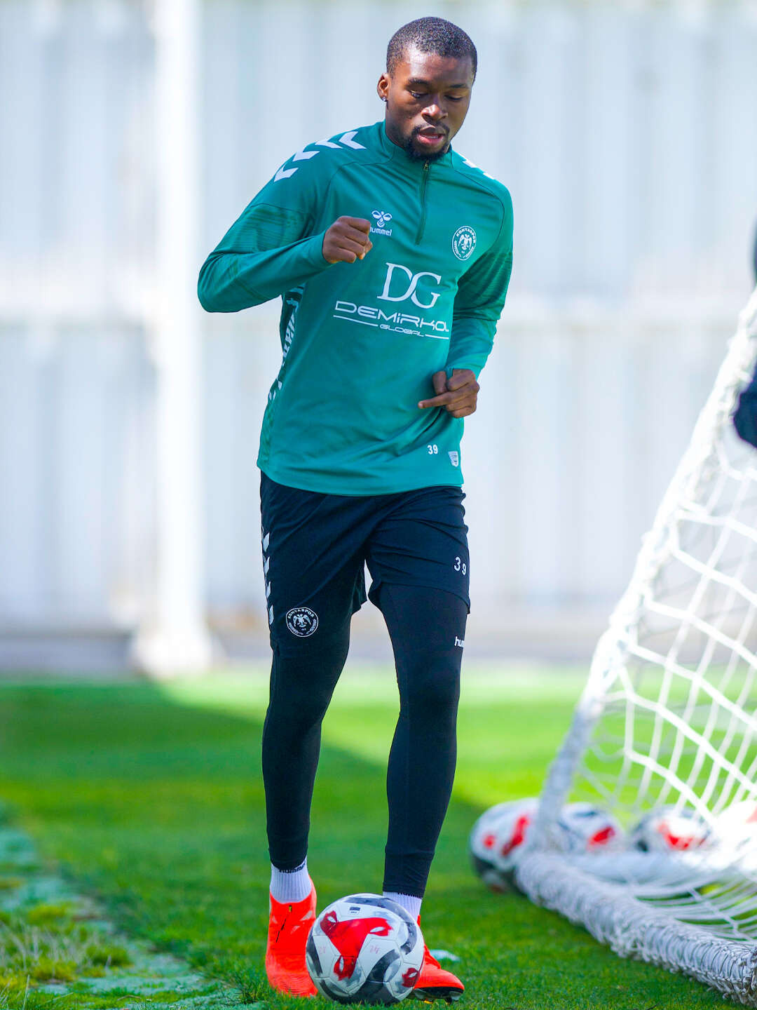 konyasporda-samsunspor-mesaisi-suruyor-3-isim-takima-katildi