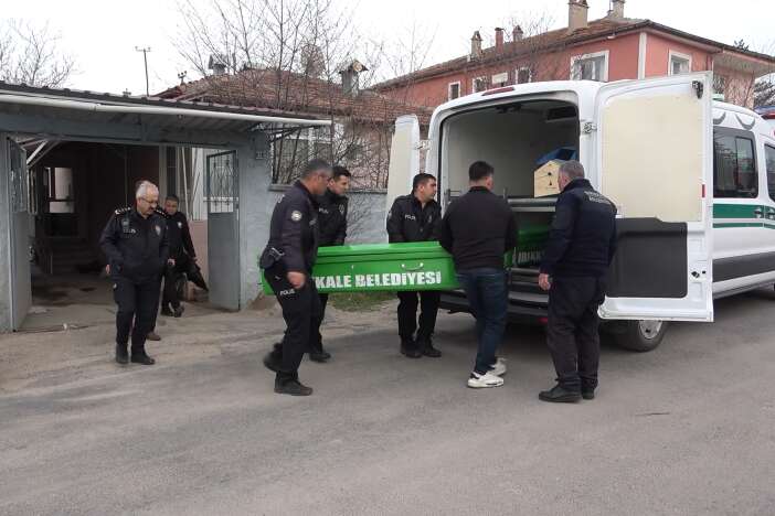 mustakil-evde-dehset-iki-kardes-bir-olup-babalarini-baltayla-oldurdu