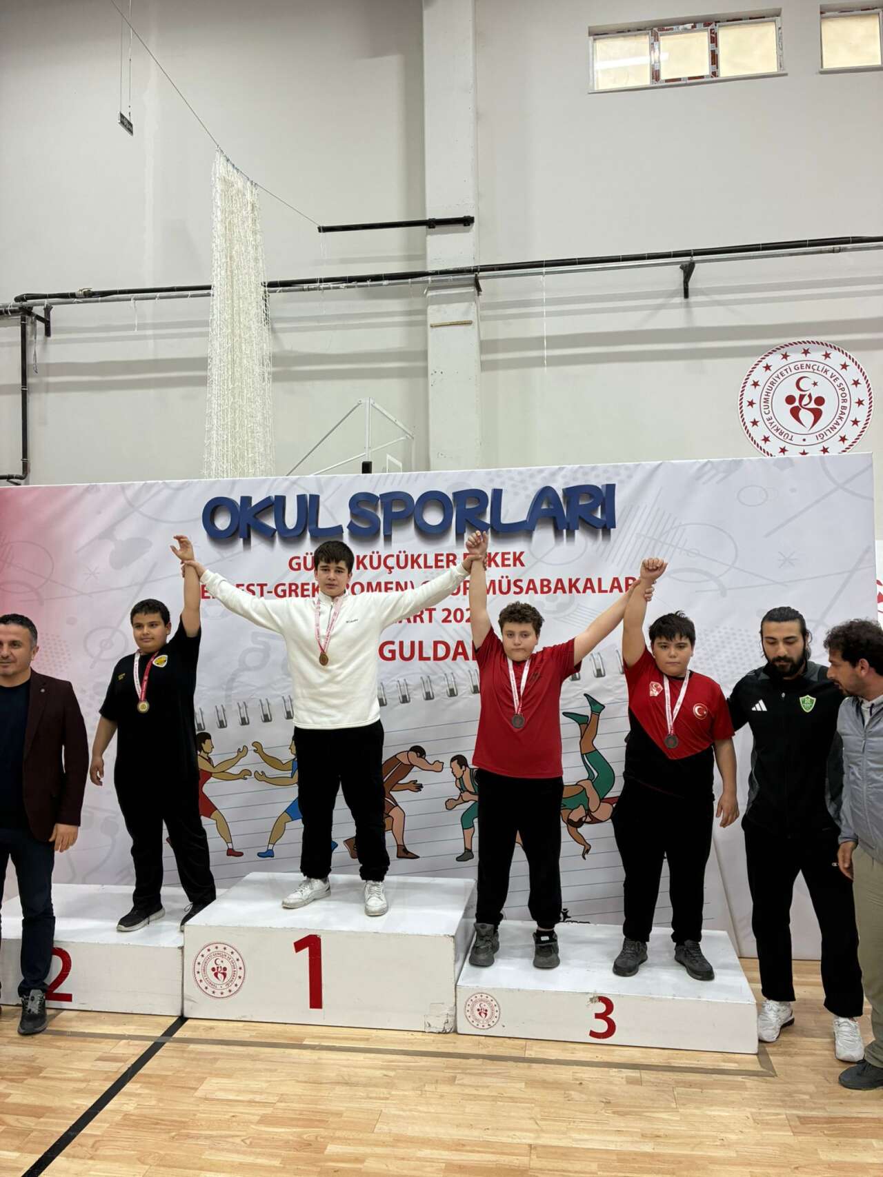 konyanin-gurescileri-3-sehirden-9-madalyayla-dondu