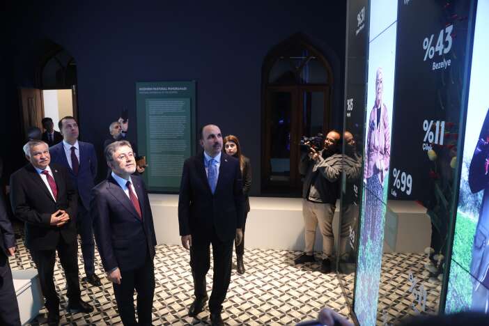 bakan-yumakli-konyanin-tas-binasinda