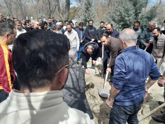 kazada-can-veren-minik-bilgeye-konyada-yurek-yakan-veda