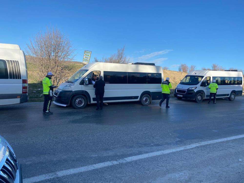 konyada-polis-ve-jandarmadan-okul-servislerine-kapsamli-denetim-1