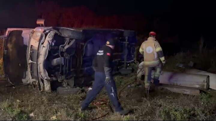 yolcu-minibusu-devrildi-1-olu-cok-sayida-yarali-var