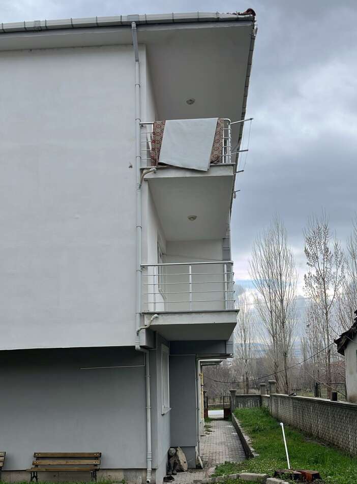 halil-ibrahim-ozkul-balkondan-duserek-hayatini-kaybetti