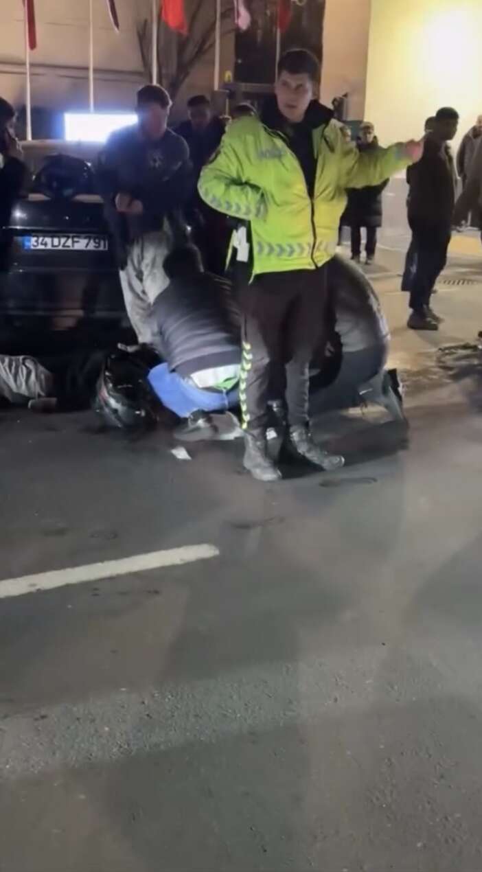 otomobile-carpan-motosikletteki-iki-genc-hayatini-kaybetti