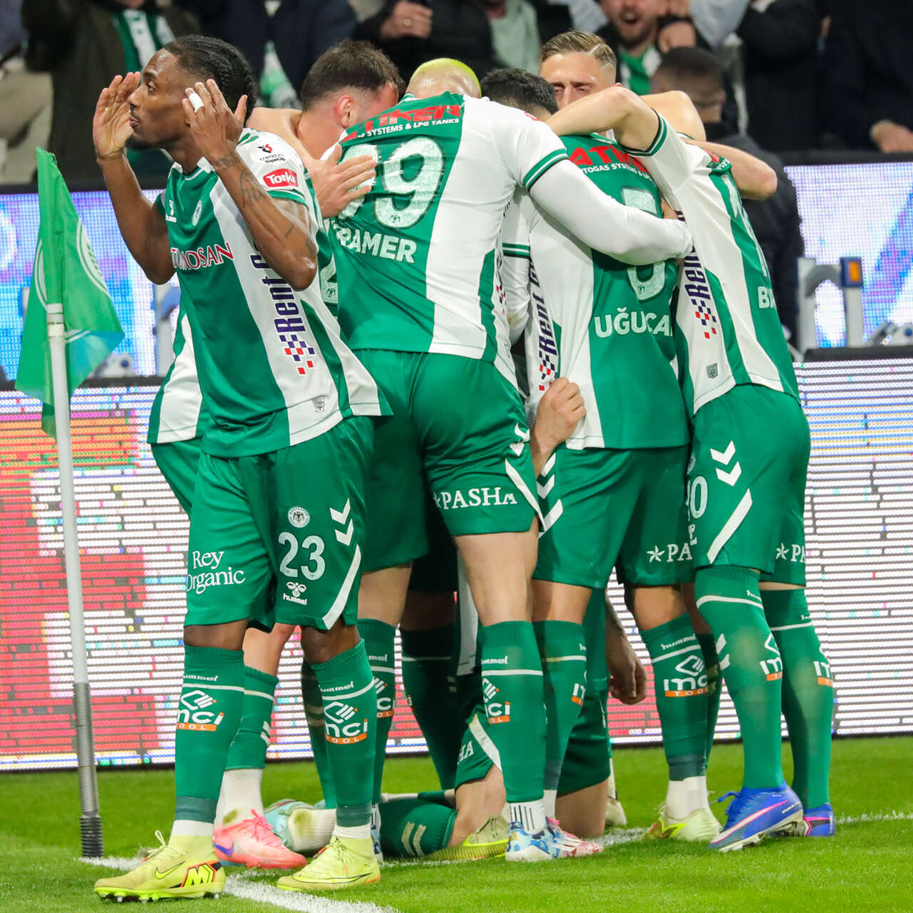 konyakonyaspor-ilhan-palut-ile-yeniden-yukseliste-4-mactir-kayip-yokspor-ilhan-palut-ile-yeniden-yukseliste-4-mactir-kayip-yok