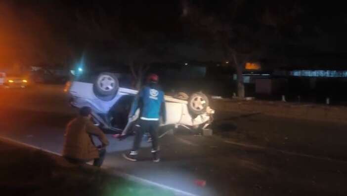 otomobiller-kafa-kafaya-carpisti-ayni-aileden-2-kisi-oldu