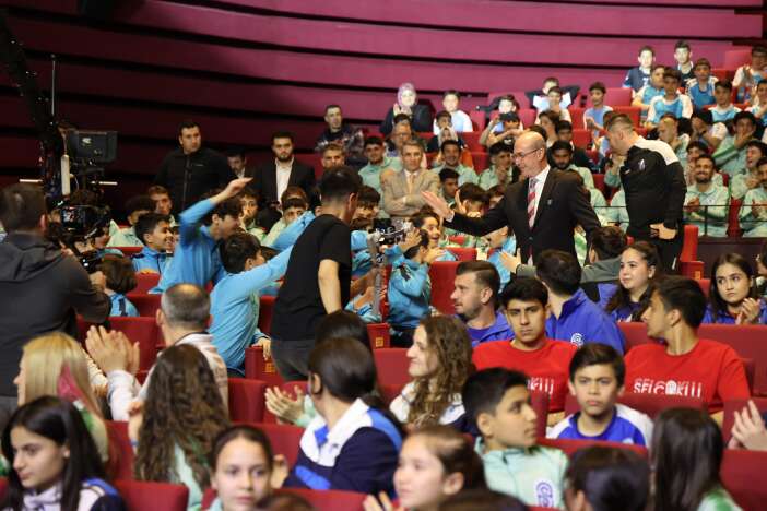 selcuklunun-yildizlari-icin-buyuk-toren-odullerini-aldilar