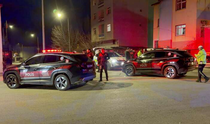 ekmek-almaya-giden-10-yasindaki-cocuga-otomobil-carpti-durumu-agir