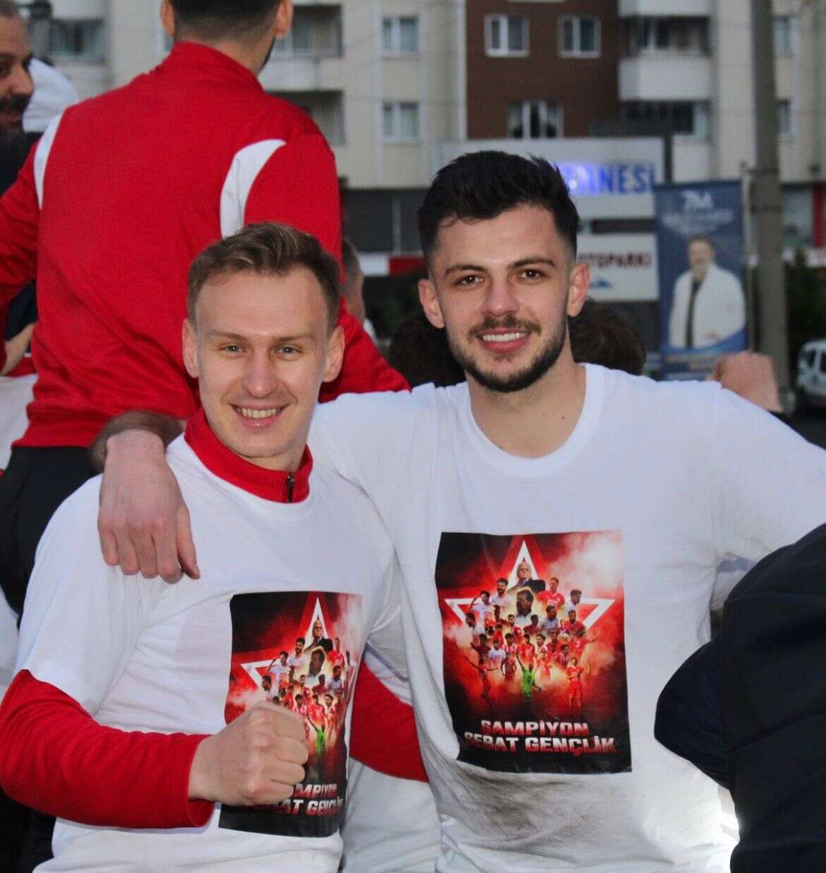 konyasporun-kiralik-gonderdigi-kaleci-sampiyonluk-sevinci-yasiyor