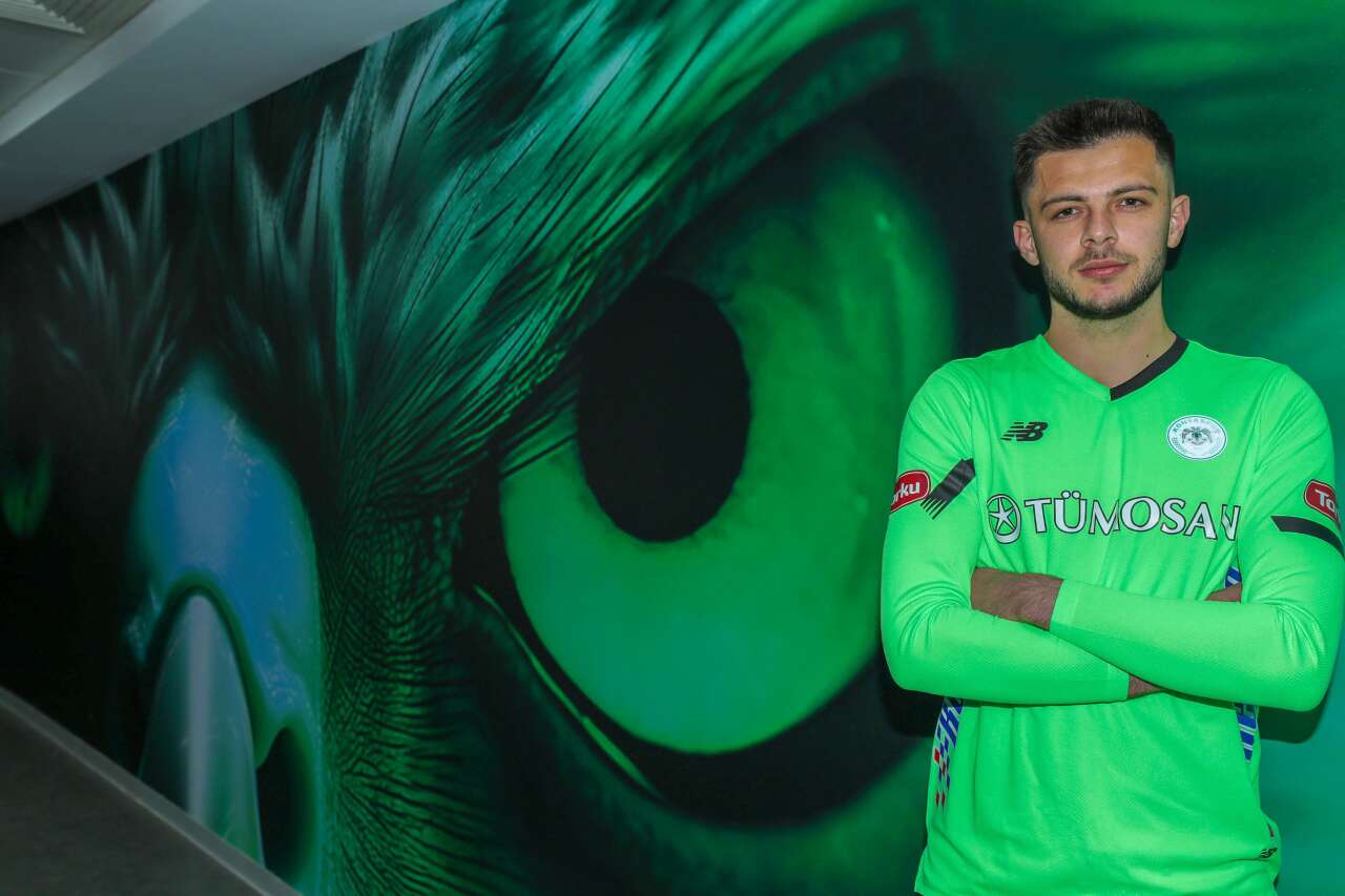 konyasporun-kiralik-gonderdigi-kaleci-sampiyonluk-sevinci-yasiyor