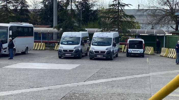 lastik-fabrikasinda-makineye-sikisan-28-yasindaki-isci-oldu