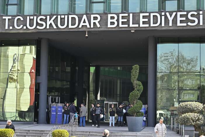 uskudar-belediyesine-rusvet-operasyonu-20-gozalti-icinde-konyali-isimler-de-var